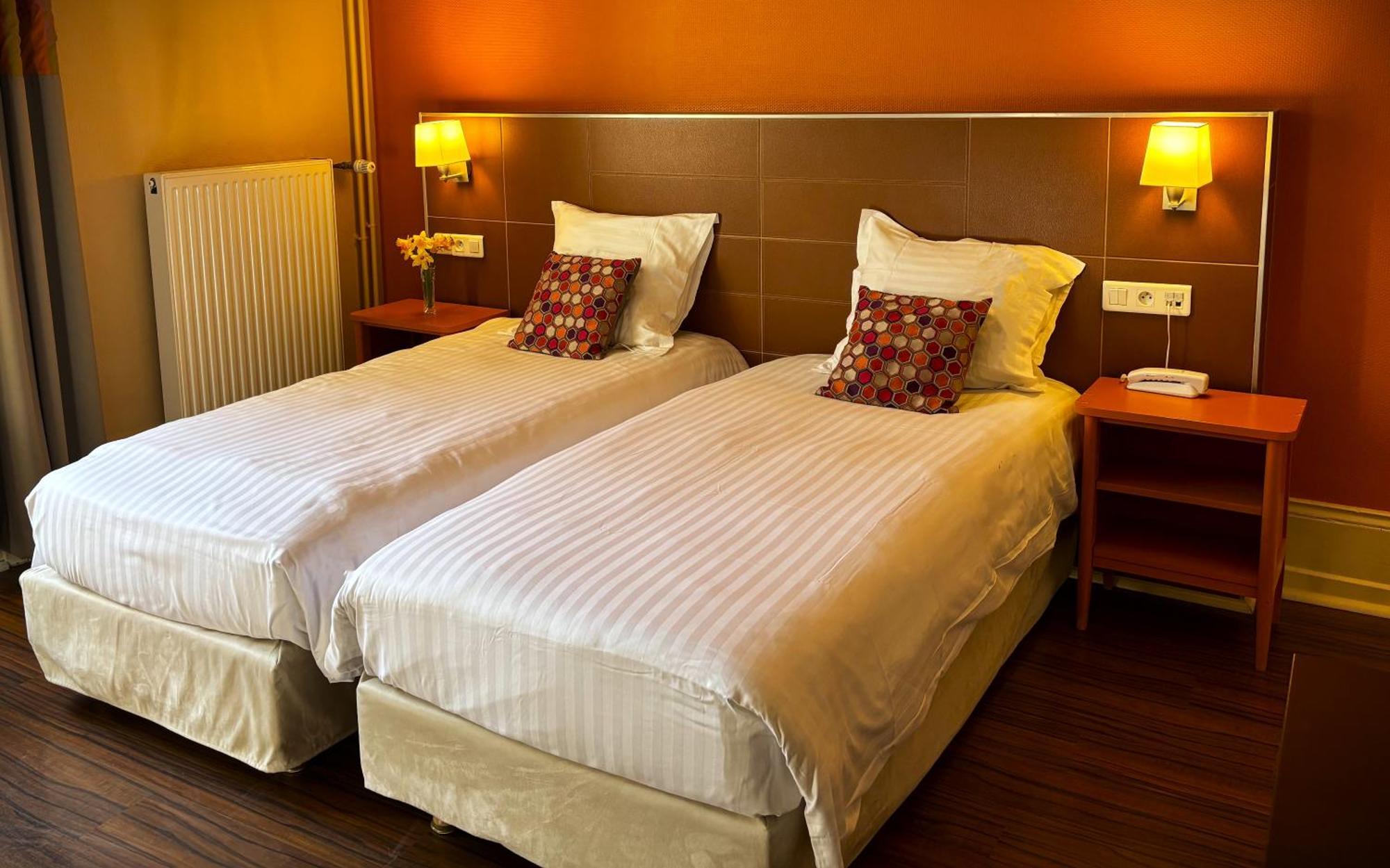 Garden & City Luxeuil Ex Le Metropole Et Les Thermes Екстериор снимка