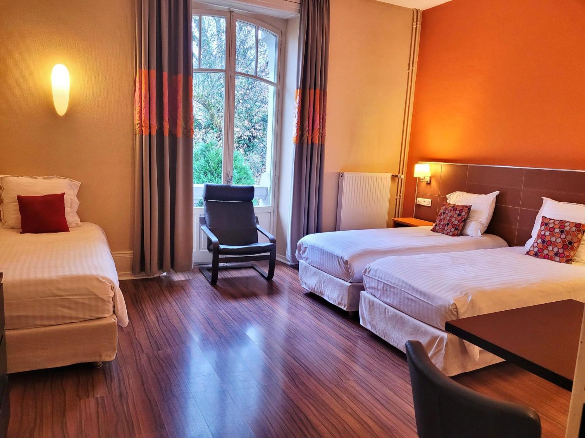Garden & City Luxeuil Ex Le Metropole Et Les Thermes Екстериор снимка