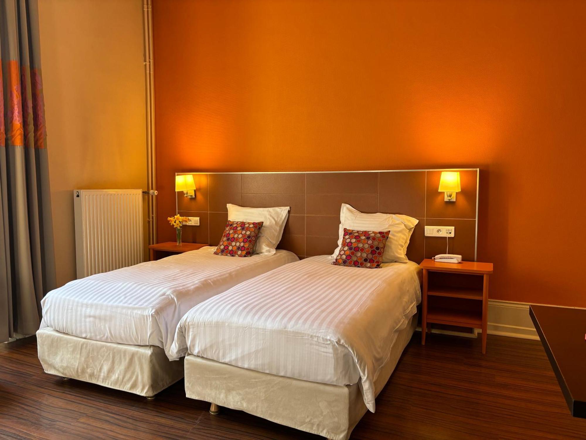 Garden & City Luxeuil Ex Le Metropole Et Les Thermes Екстериор снимка