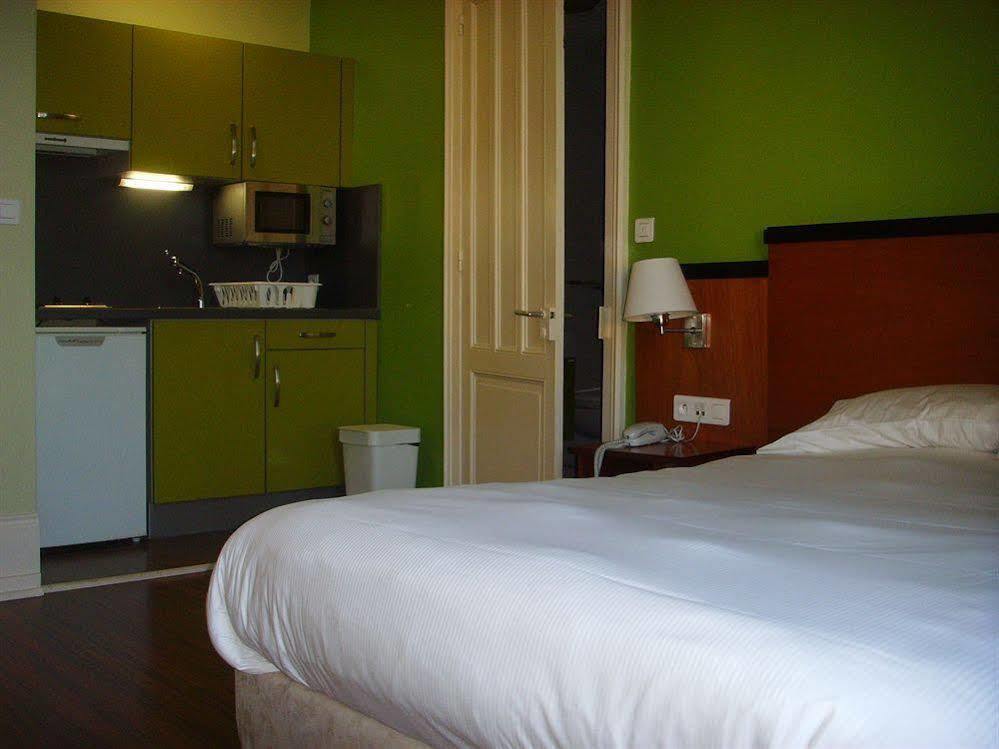 Garden & City Luxeuil Ex Le Metropole Et Les Thermes Екстериор снимка