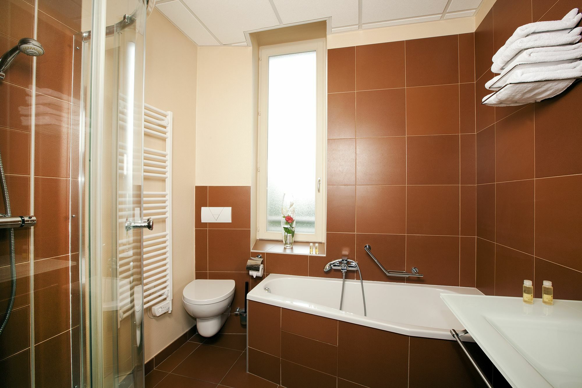 Garden & City Luxeuil Ex Le Metropole Et Les Thermes Екстериор снимка