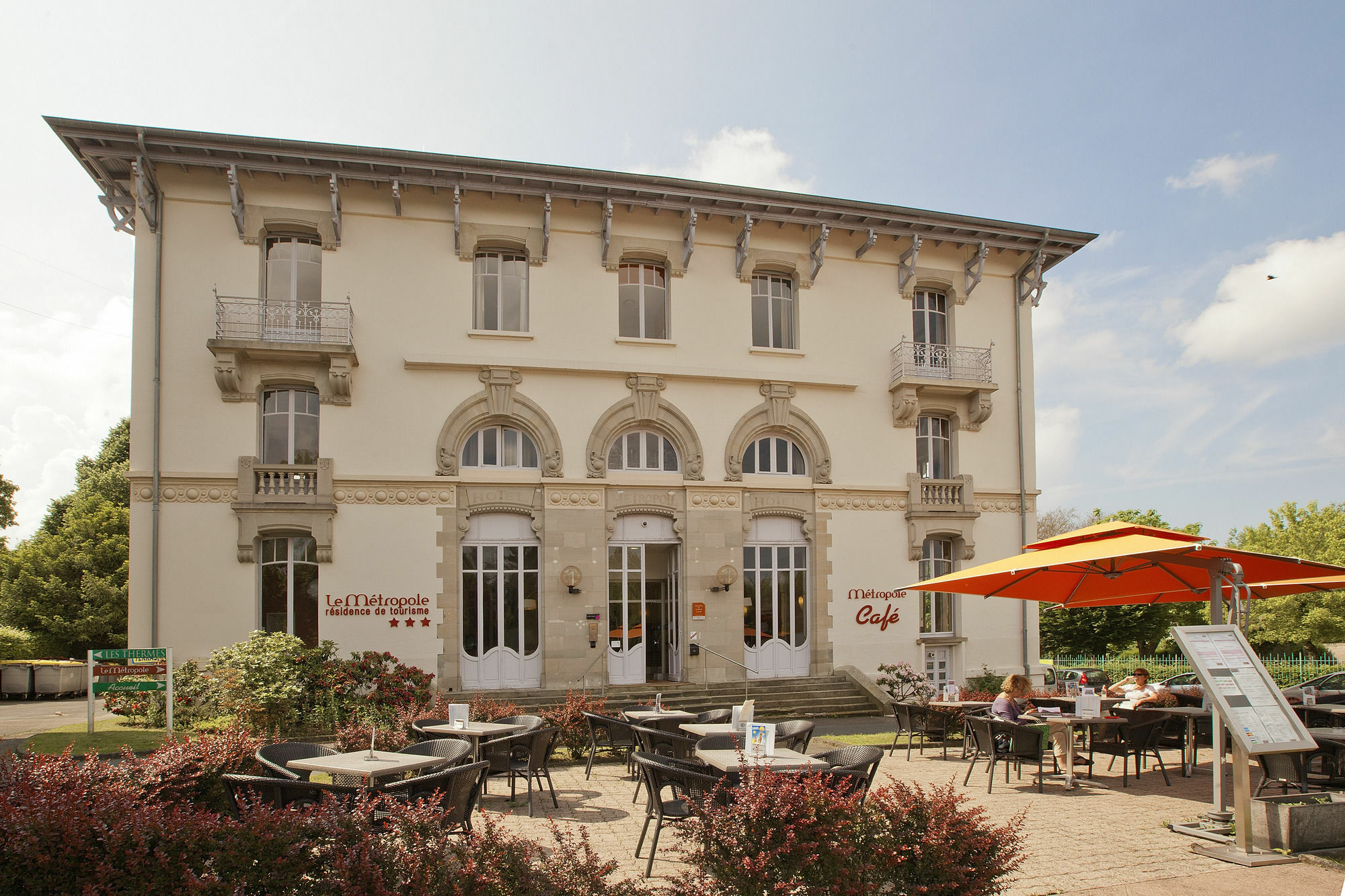 Garden & City Luxeuil Ex Le Metropole Et Les Thermes Екстериор снимка