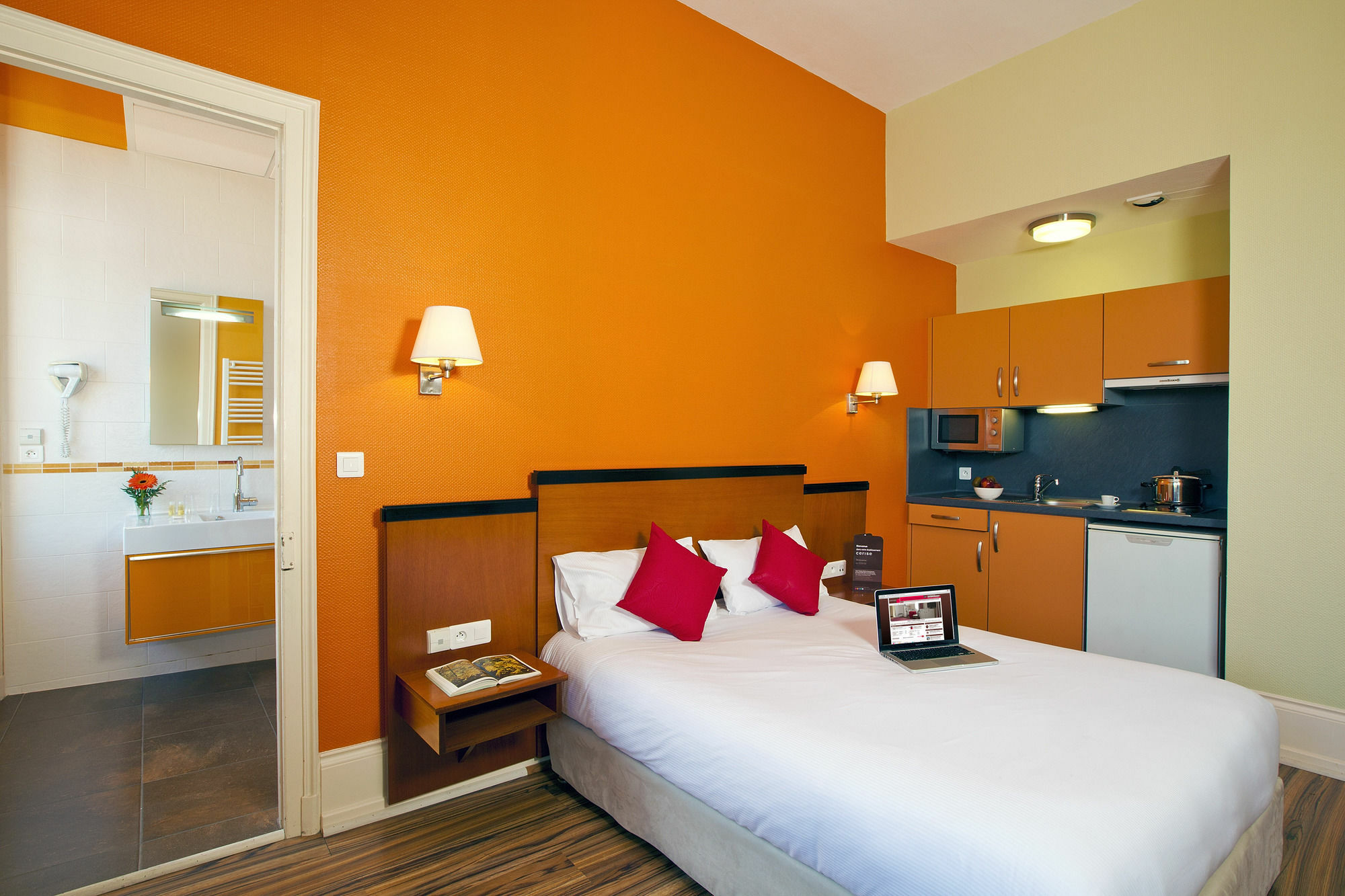 Garden & City Luxeuil Ex Le Metropole Et Les Thermes Екстериор снимка